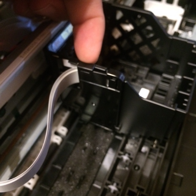 Thumbnail for File:EPSON XF-320 Teardown carriage unclip.jpg