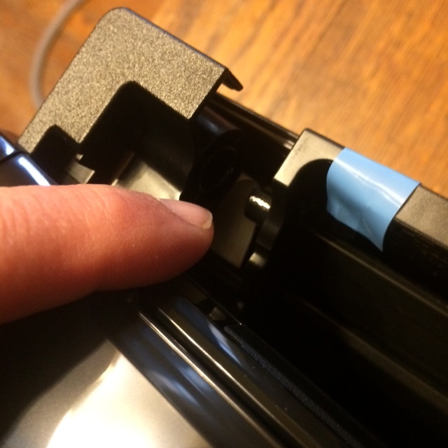 Thumbnail for File:EPSON XF-320 Teardown scanner hinge.jpg