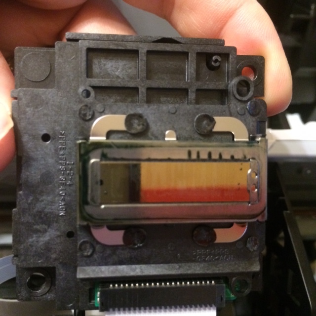 Thumbnail for File:EPSON XF-320 Teardown printhead inspect.jpg